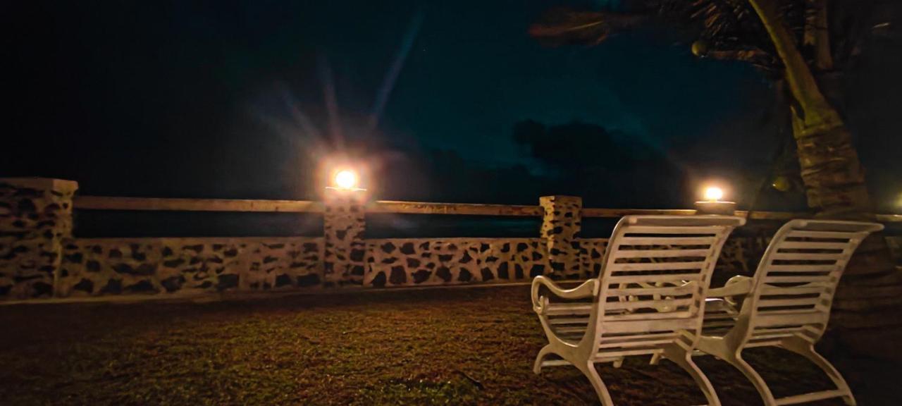 Nu-Vin Beach Hotel Ahangama Bagian luar foto