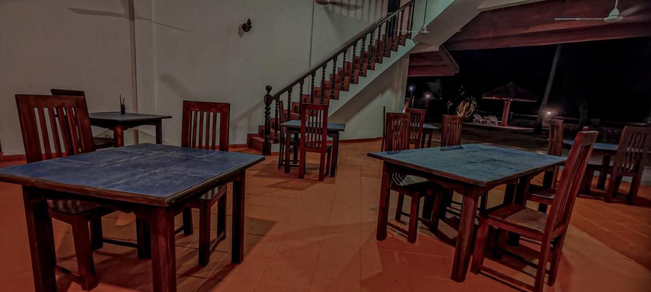 Nu-Vin Beach Hotel Ahangama Bagian luar foto