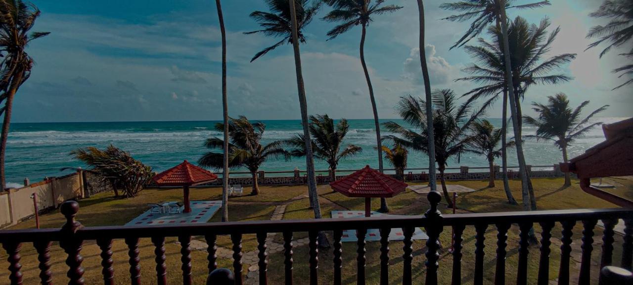 Nu-Vin Beach Hotel Ahangama Bagian luar foto