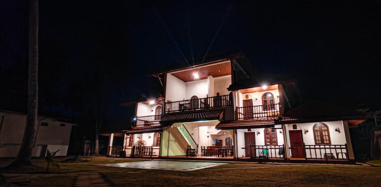 Nu-Vin Beach Hotel Ahangama Bagian luar foto