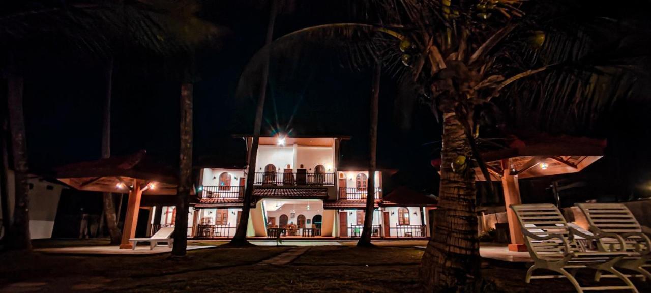Nu-Vin Beach Hotel Ahangama Bagian luar foto