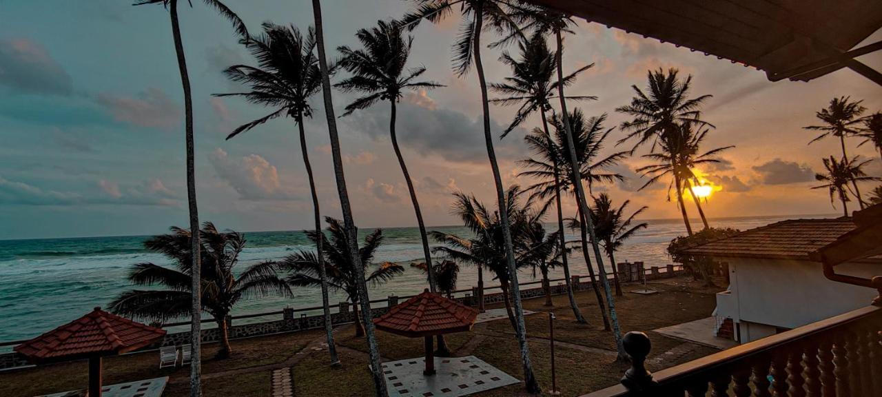 Nu-Vin Beach Hotel Ahangama Bagian luar foto