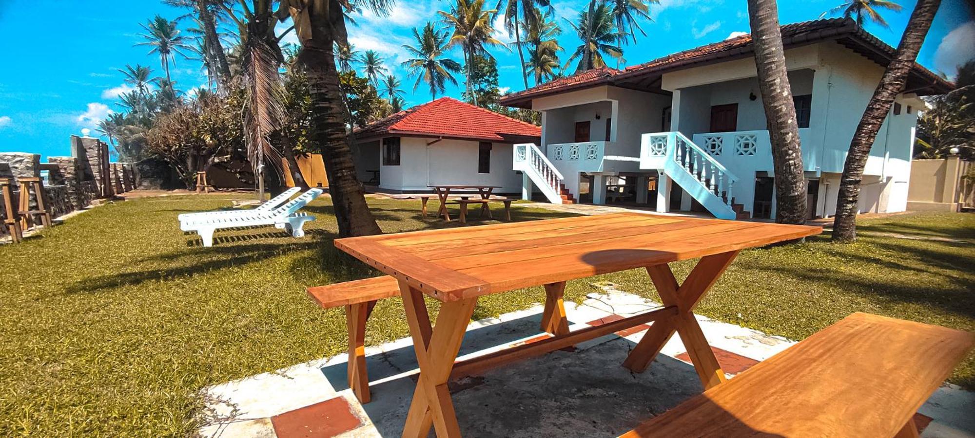 Nu-Vin Beach Hotel Ahangama Bagian luar foto