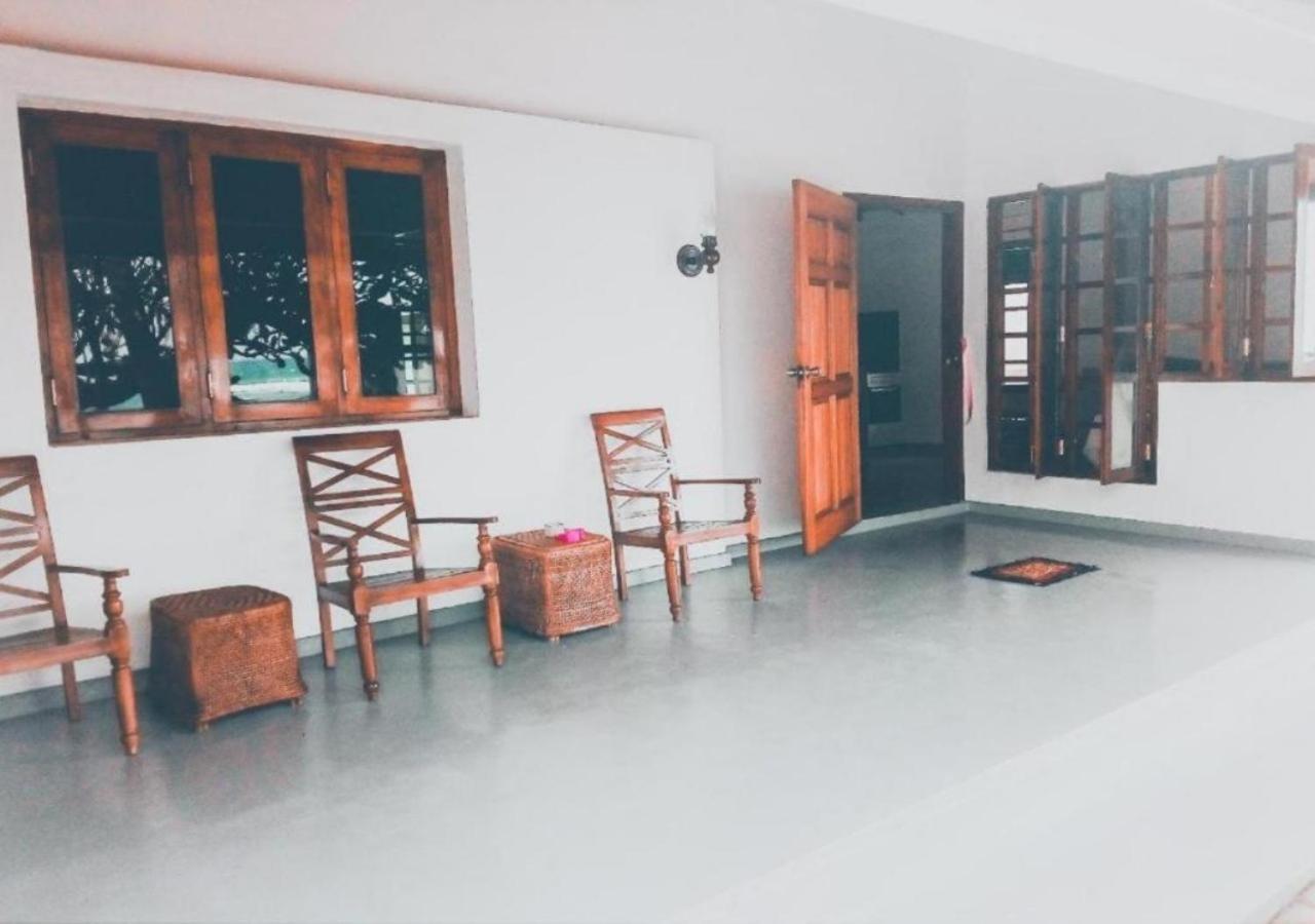 Nu-Vin Beach Hotel Ahangama Bagian luar foto