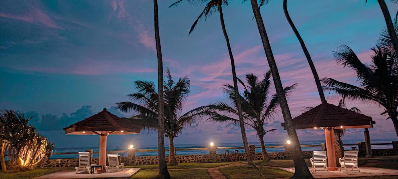 Nu-Vin Beach Hotel Ahangama Bagian luar foto