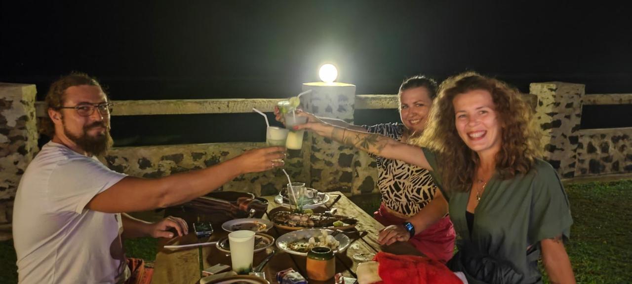Nu-Vin Beach Hotel Ahangama Bagian luar foto